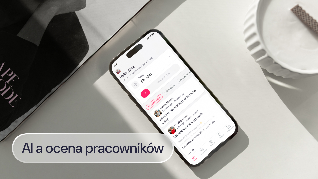 Telefon wyświetlający aplikację Factorial.